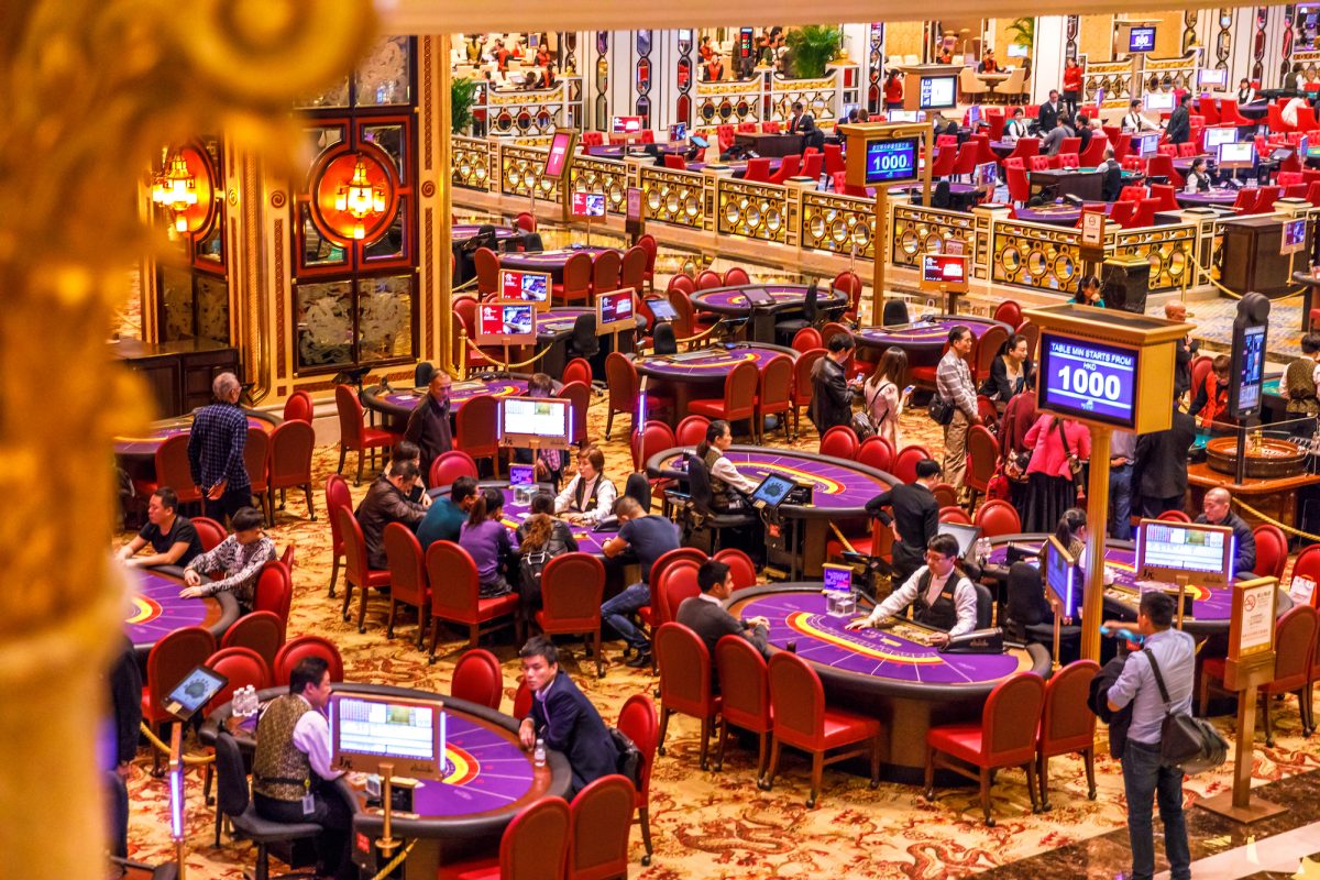 So Sánh Baccarat Truyền Thống và Trực Tuyến: Nên Chơi Ở Đâu? | I9BET